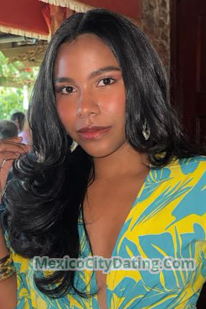 228888 - Laura Age: 27 - Colombia
