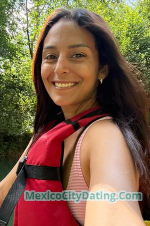 229512 - Daniela Age: 36 - Costa Rica